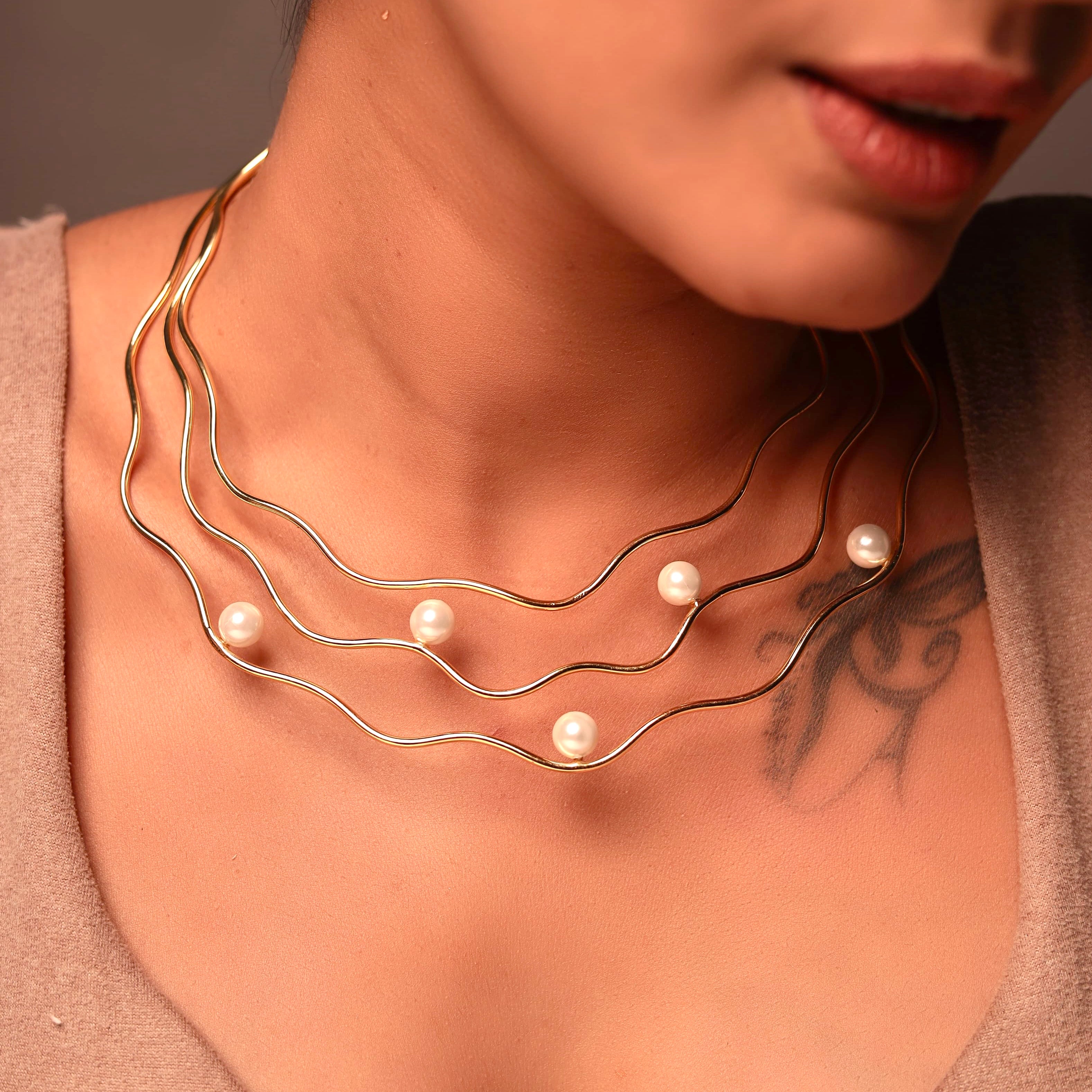 Wave Pearl Collar Neckpiece