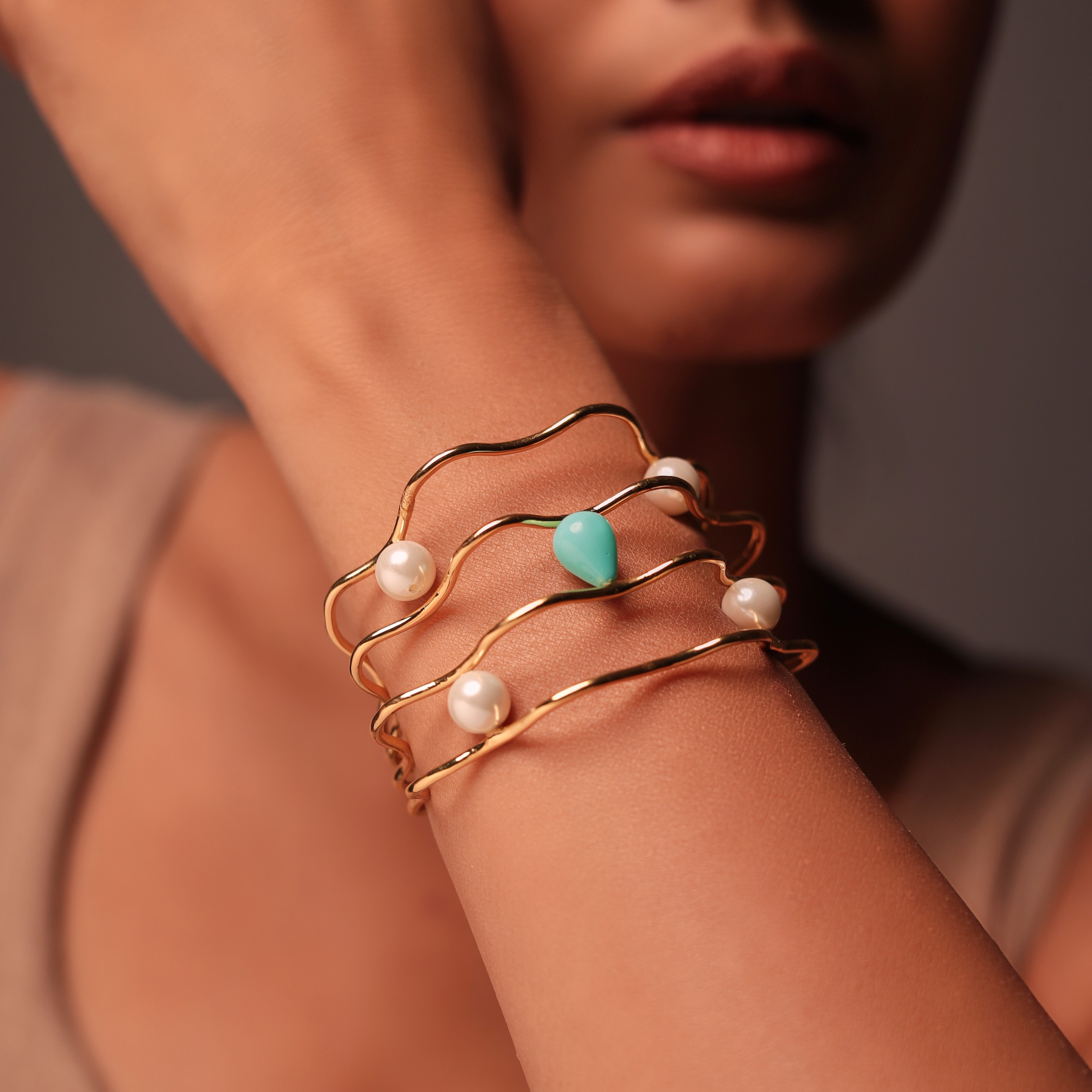 Wave Pearl & Turquoise Handcuff