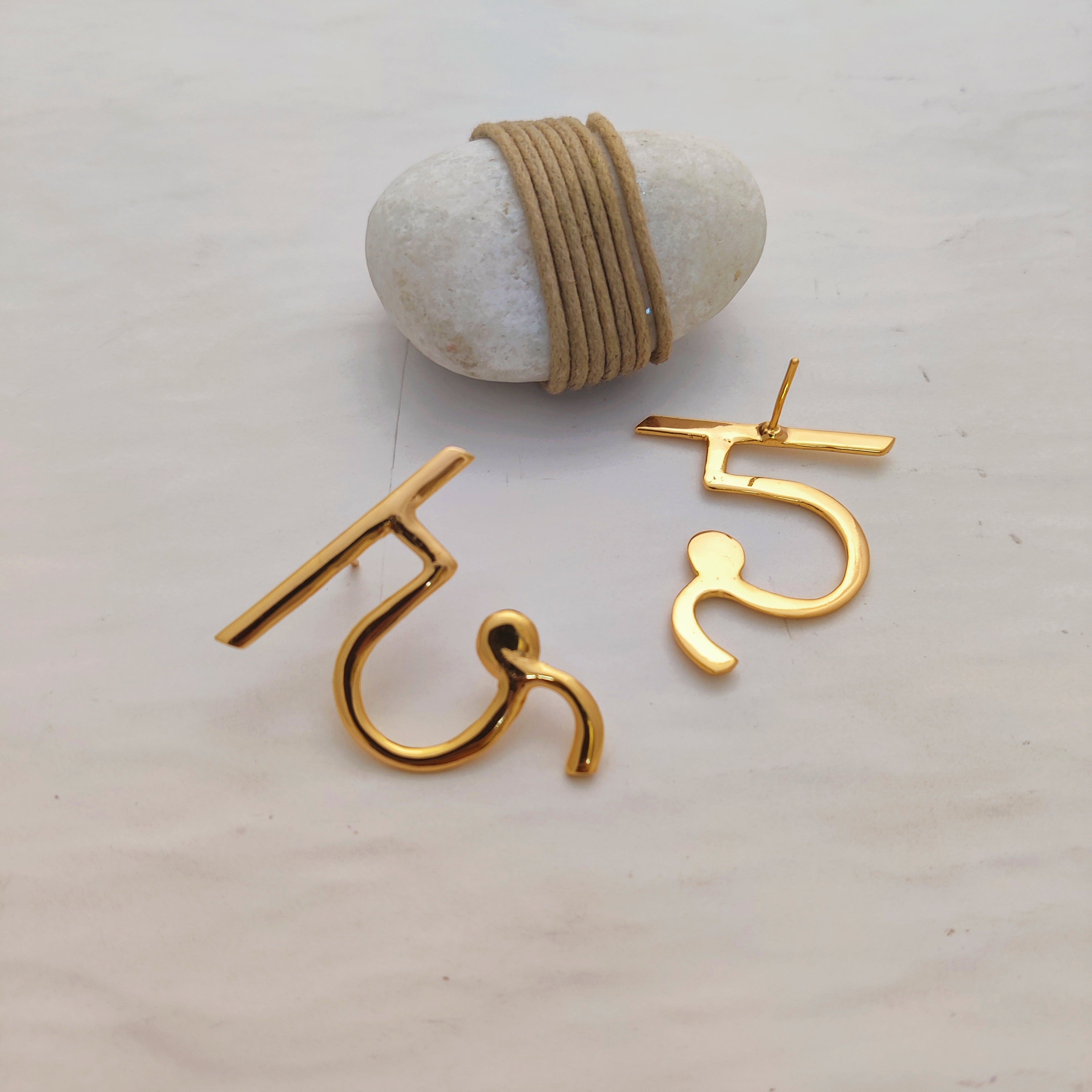 'द' Hindi Alphabet Earrings (Big)