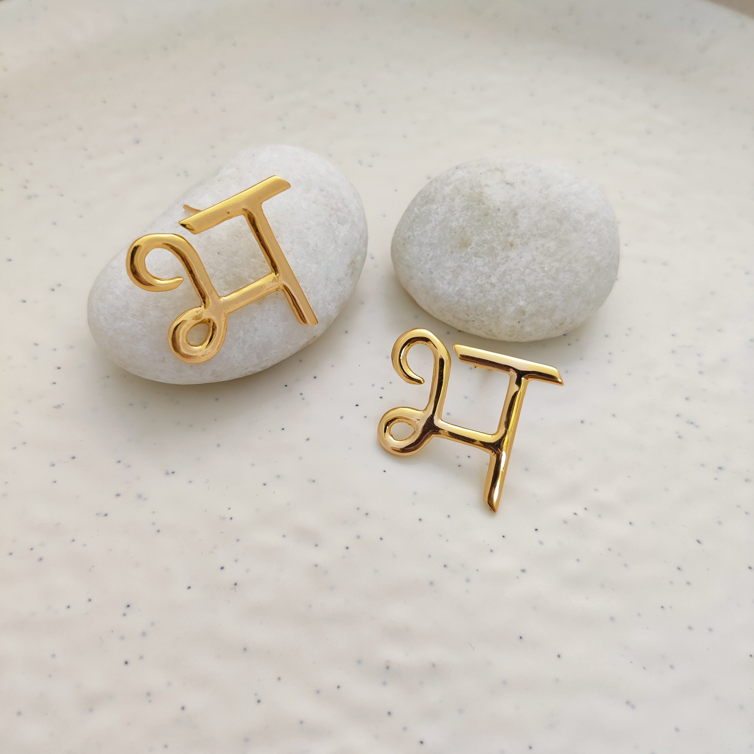 'भ' Hindi Alphabet Earrings (Small)