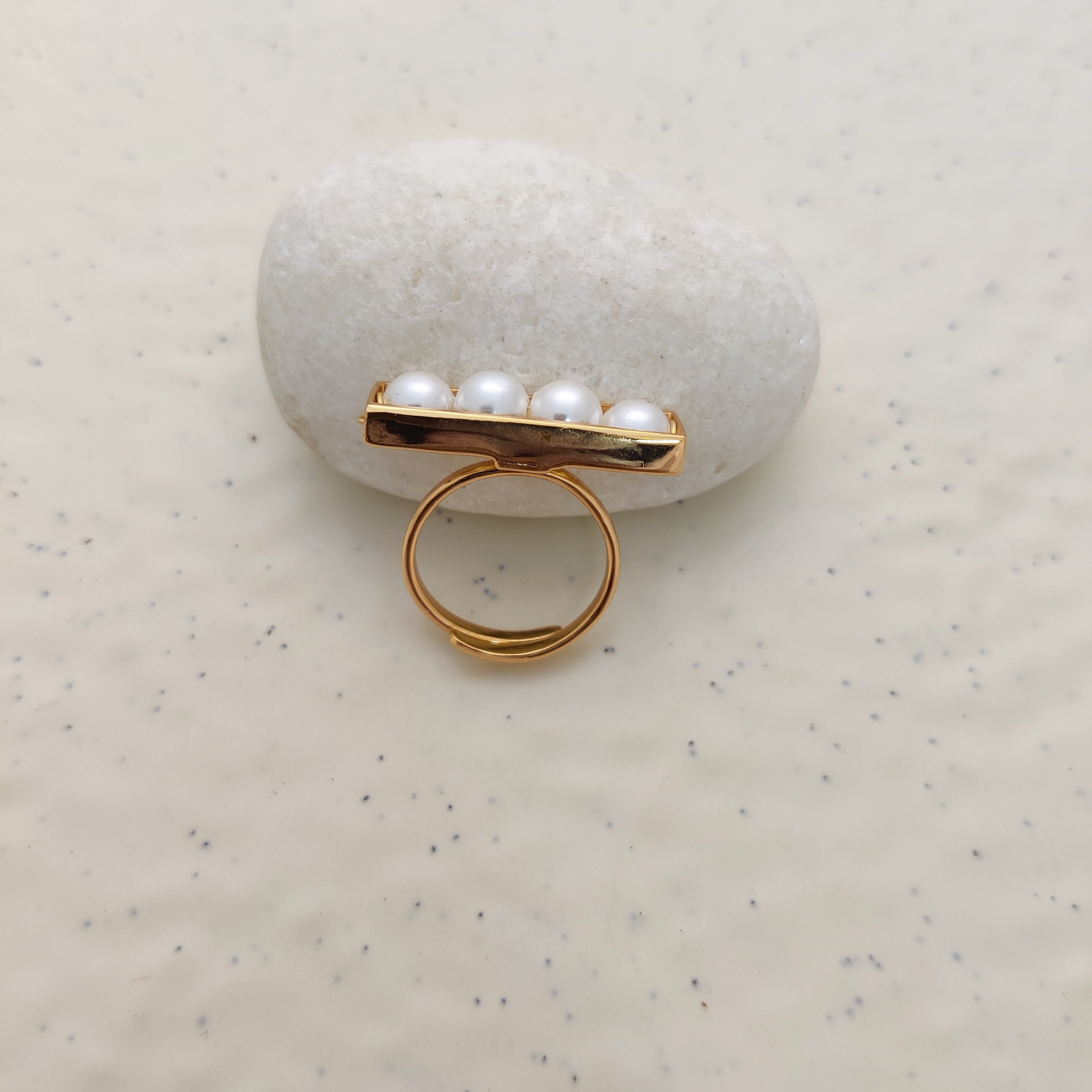 'Pearly-Bar' Ring