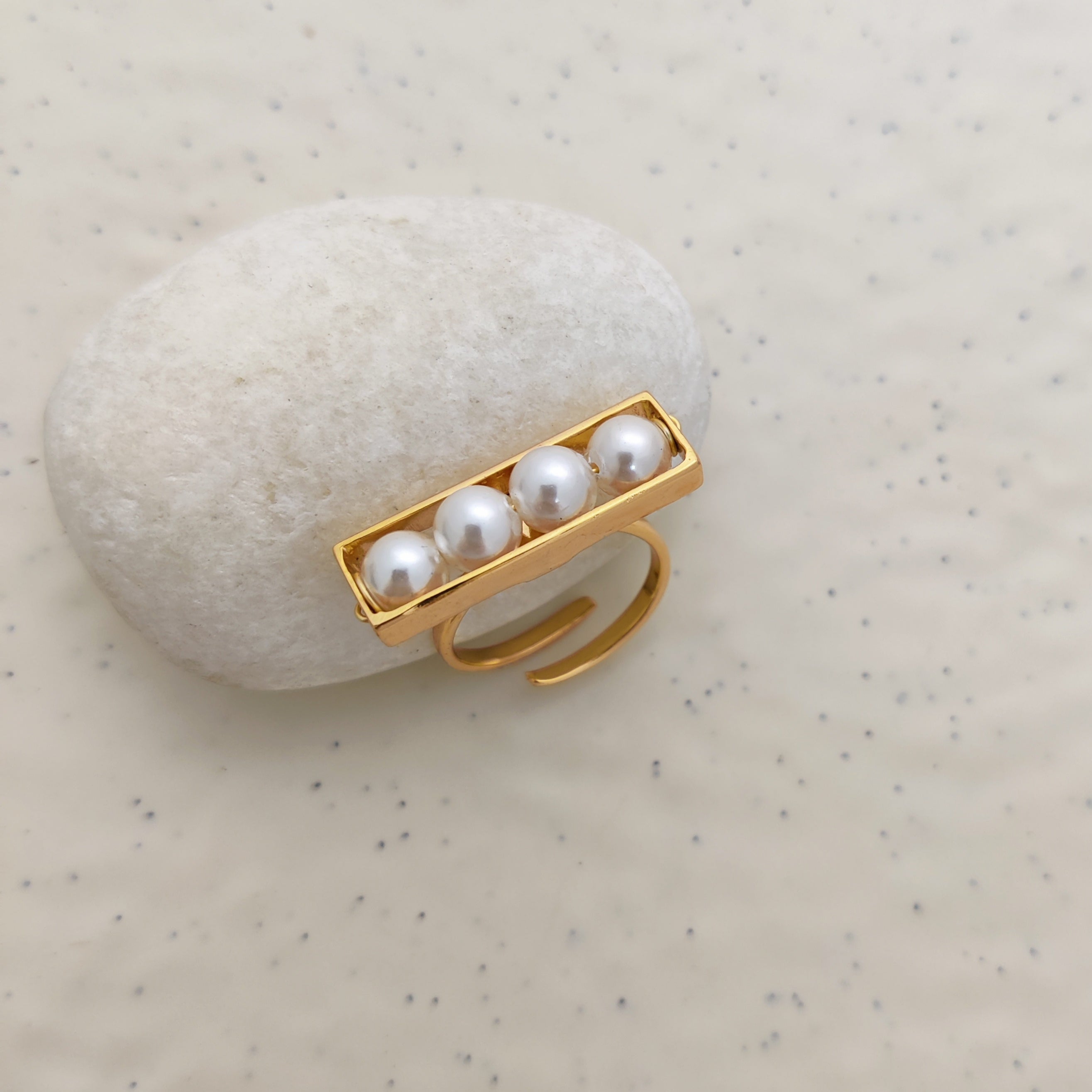 'Pearly-Bar' Ring