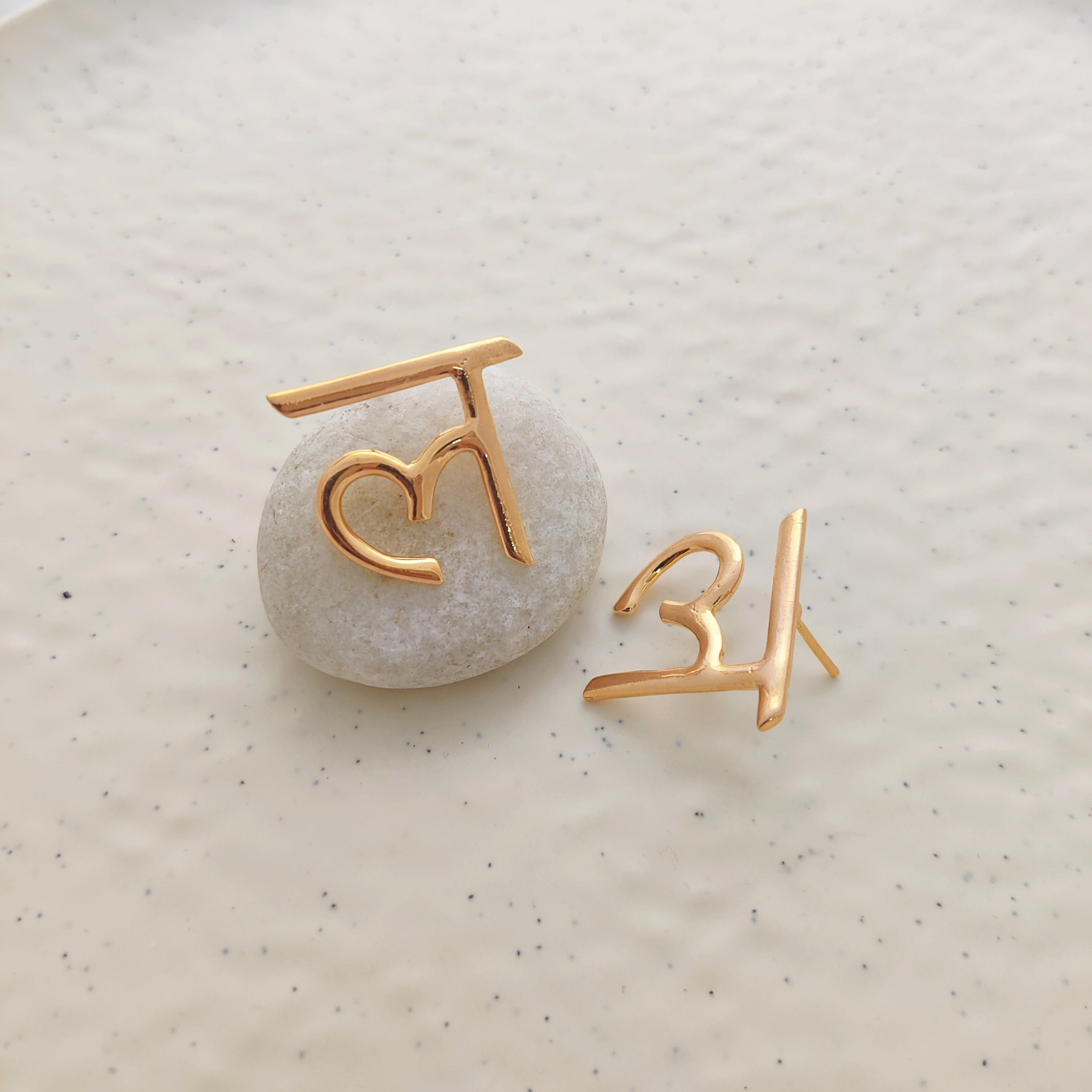 'ल' Hindi Alphabet Earrings (Small)