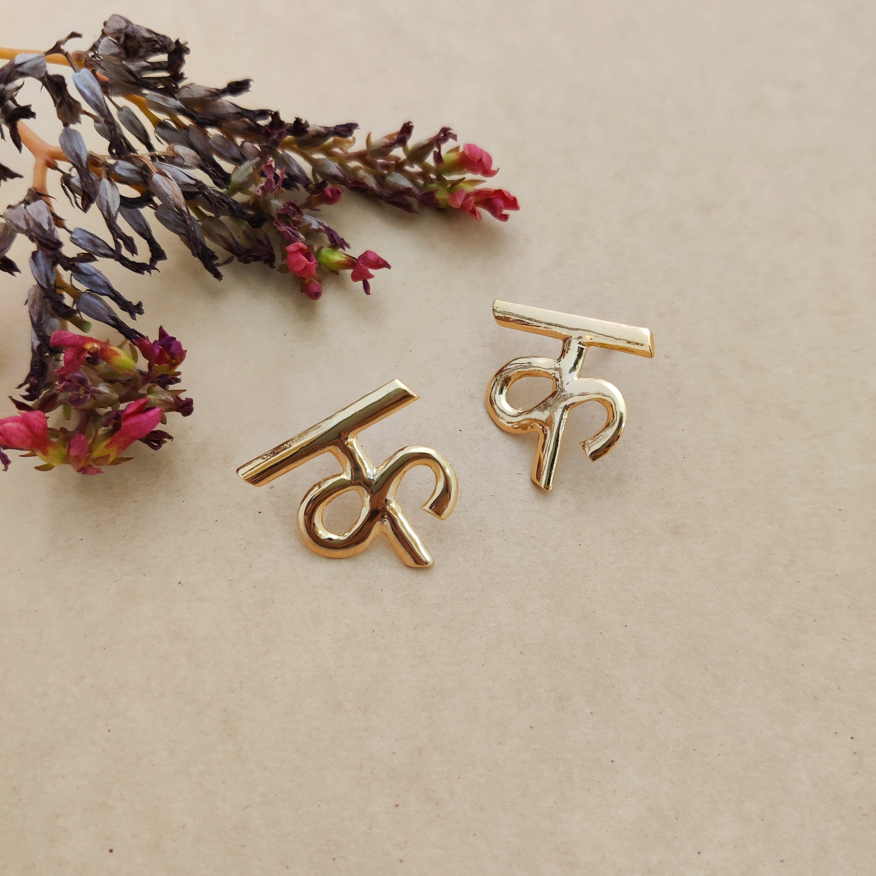 "क" Hindi Alphabet Earrings (Small)