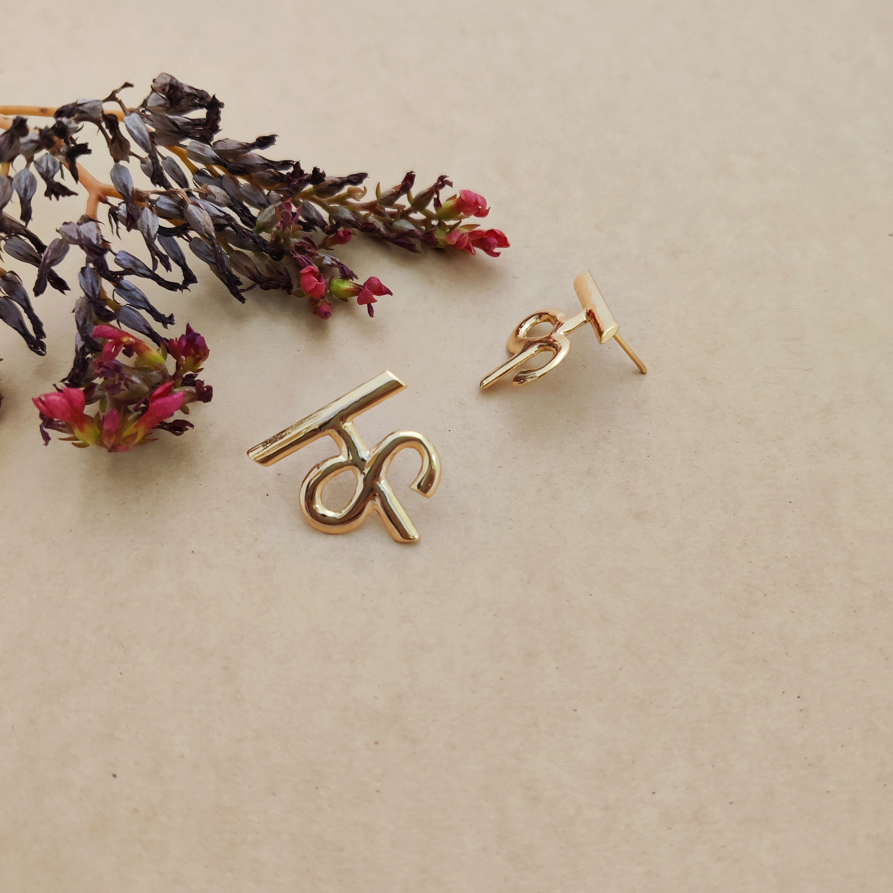 "क" Hindi Alphabet Earrings (Small)