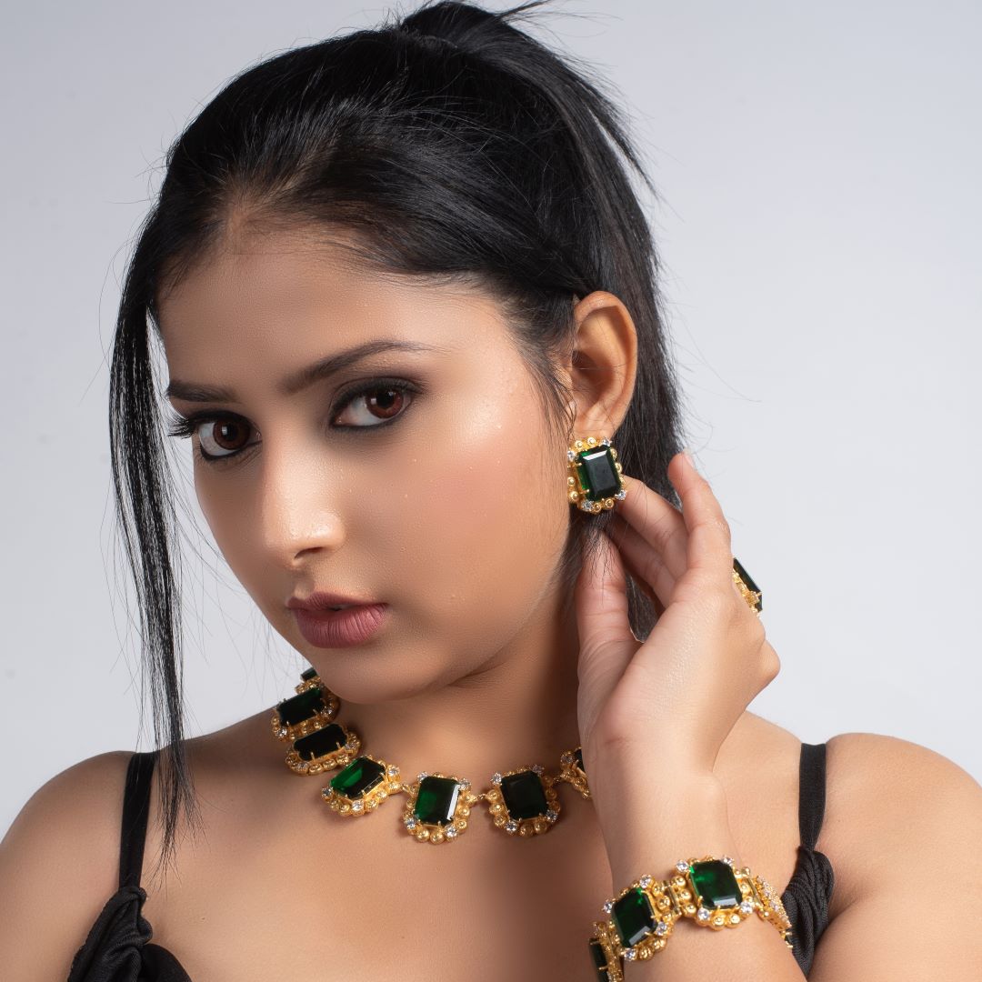 Green Hydro Necklace And Earrings Set